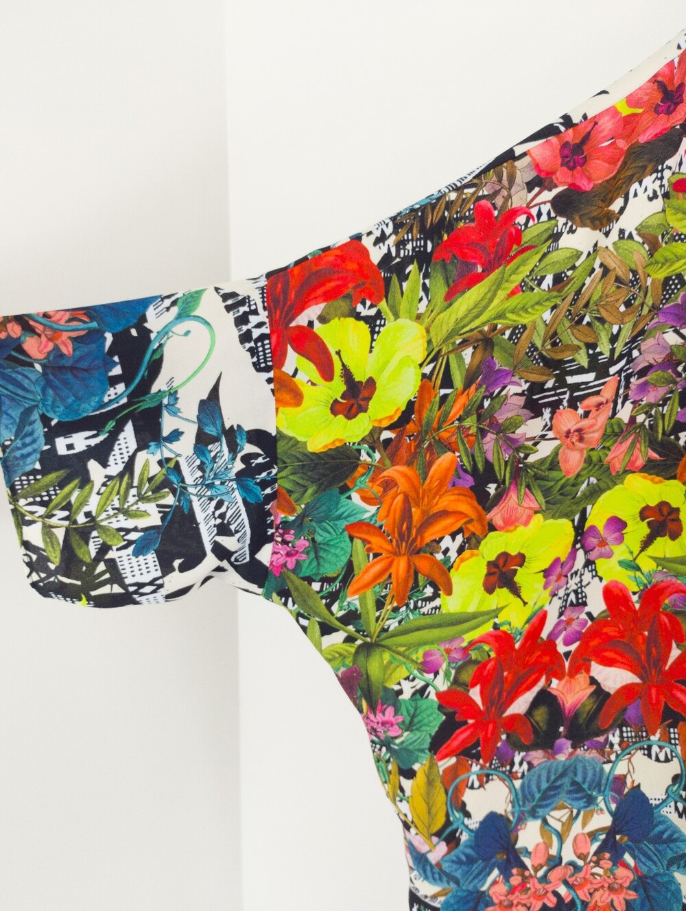 Joseph Ribkoff Bright Floral V-Neck Chiffon Tunic Blouse Size 18 - Picture 6 of 10